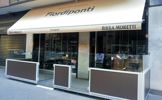 adjustable screen for restaurants